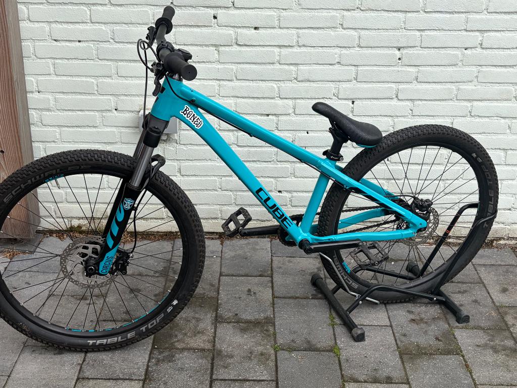 Dirtjumper cube flying circus, Fietsen en Brommers, Fietsen | Crossfietsen en BMX, Zo goed als nieuw, 24 inch of meer, Aluminium