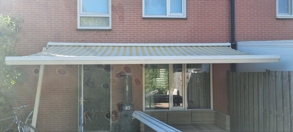Elektrisch zonnescherm 5.5m breed, 3m uitval, Gebruikt, 450 cm of meer, Elektrisch, Ophalen of Verzenden