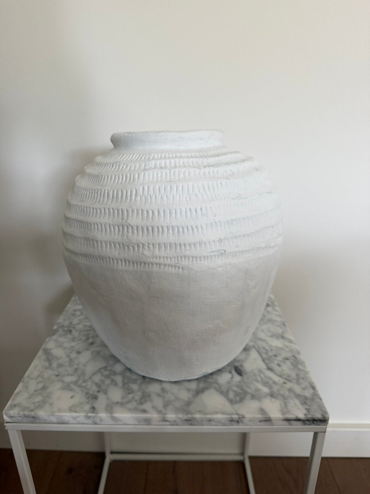 Witte beton pot, Huis en Inrichting, Lampen | Tafellampen, Ophalen, Zo goed als nieuw, Minder dan 50 cm