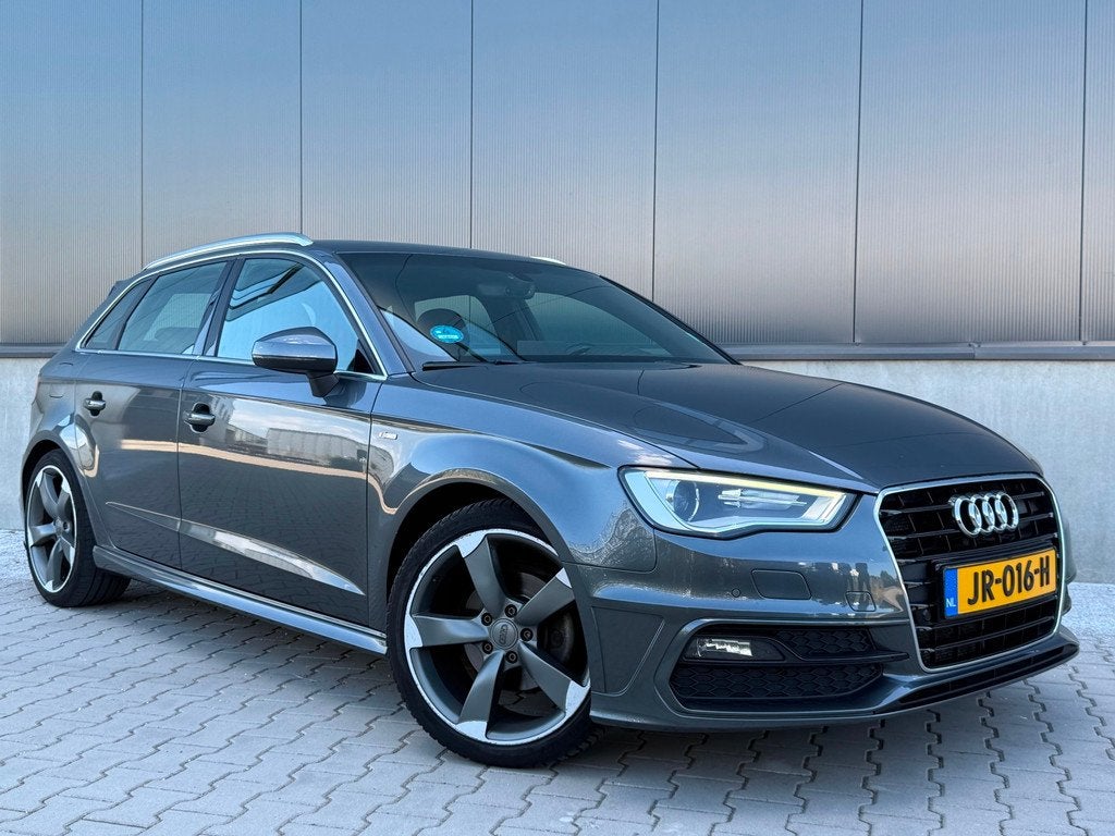 Audi A3 Sportback 1.6 TDI Ambiente Pro Line plus, Gebruikt, Euro 6, 4 cilinders, Origineel Nederlands