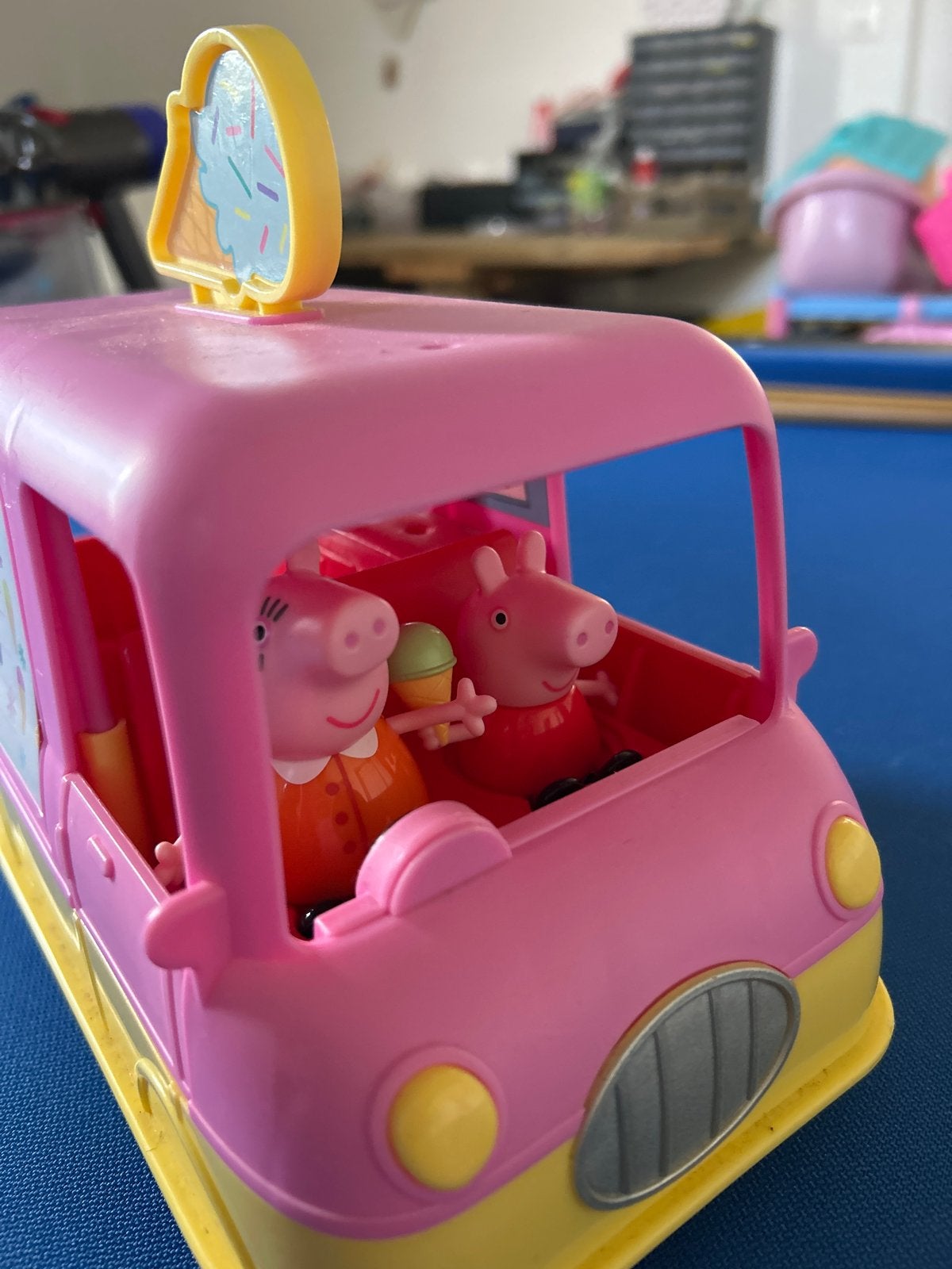 Peppa Pig IJscowagen met Peppa en George Figuren, Ophalen of Verzenden, Gebruikt
