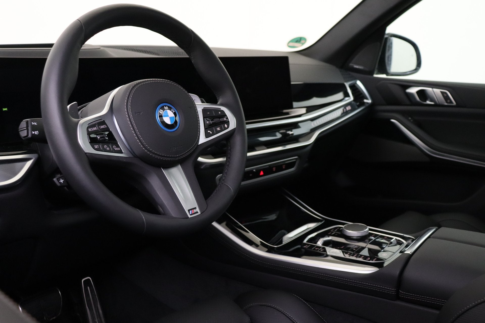 BMW X5 xDrive50e M Sport Automaat / Trekhaak / Panoramadak /, Auto's, Dealer onderhouden, Gebruikt, 2395 kg, Met garantie (alle)