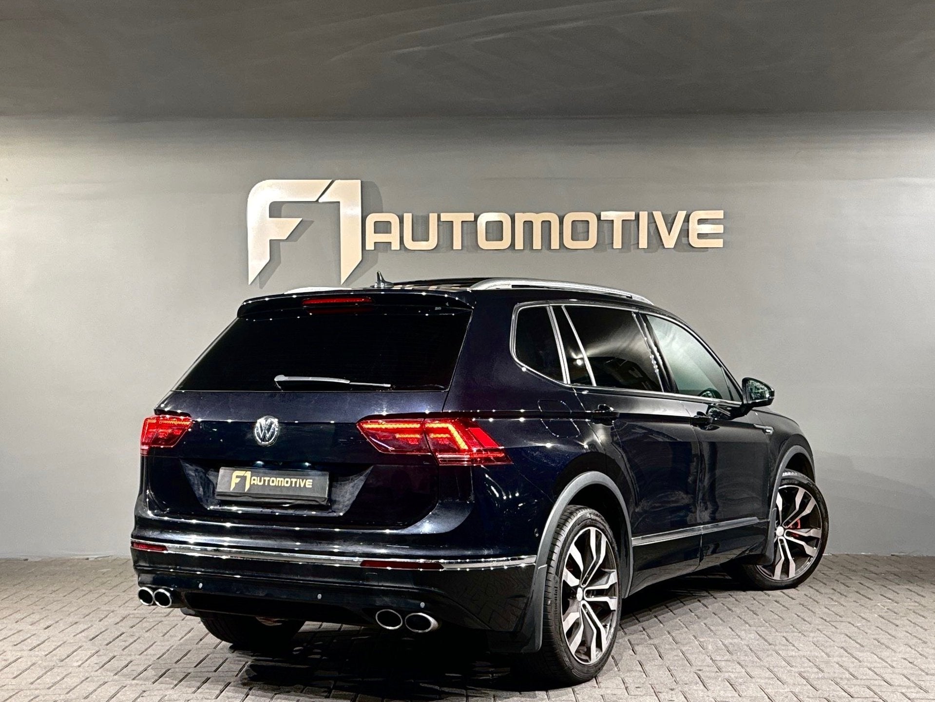 Volkswagen Tiguan Allspace 2.0 TSI 4M 3 x R Line Pano|Memory, Gebruikt, 4 cilinders, 1984 cc, 1655 kg