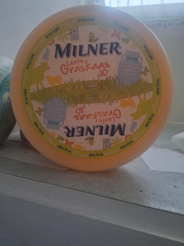 Reclame materiaal: Kaaswielen (Milner, Chevragne, Panpan), Ophalen of Verzenden