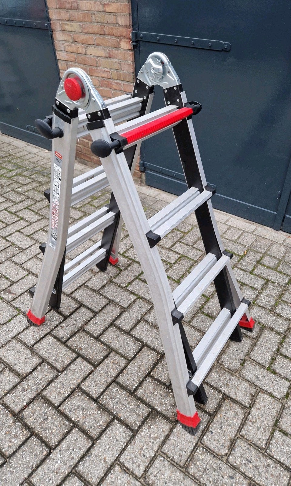 ALTREX VARITREX TELEPROF 4X4, LADDER, TRAP, Doe-het-zelf en Verbouw, Ladders en Trappen, Ophalen, Trap, Zo goed als nieuw, Opvouwbaar of Inschuifbaar