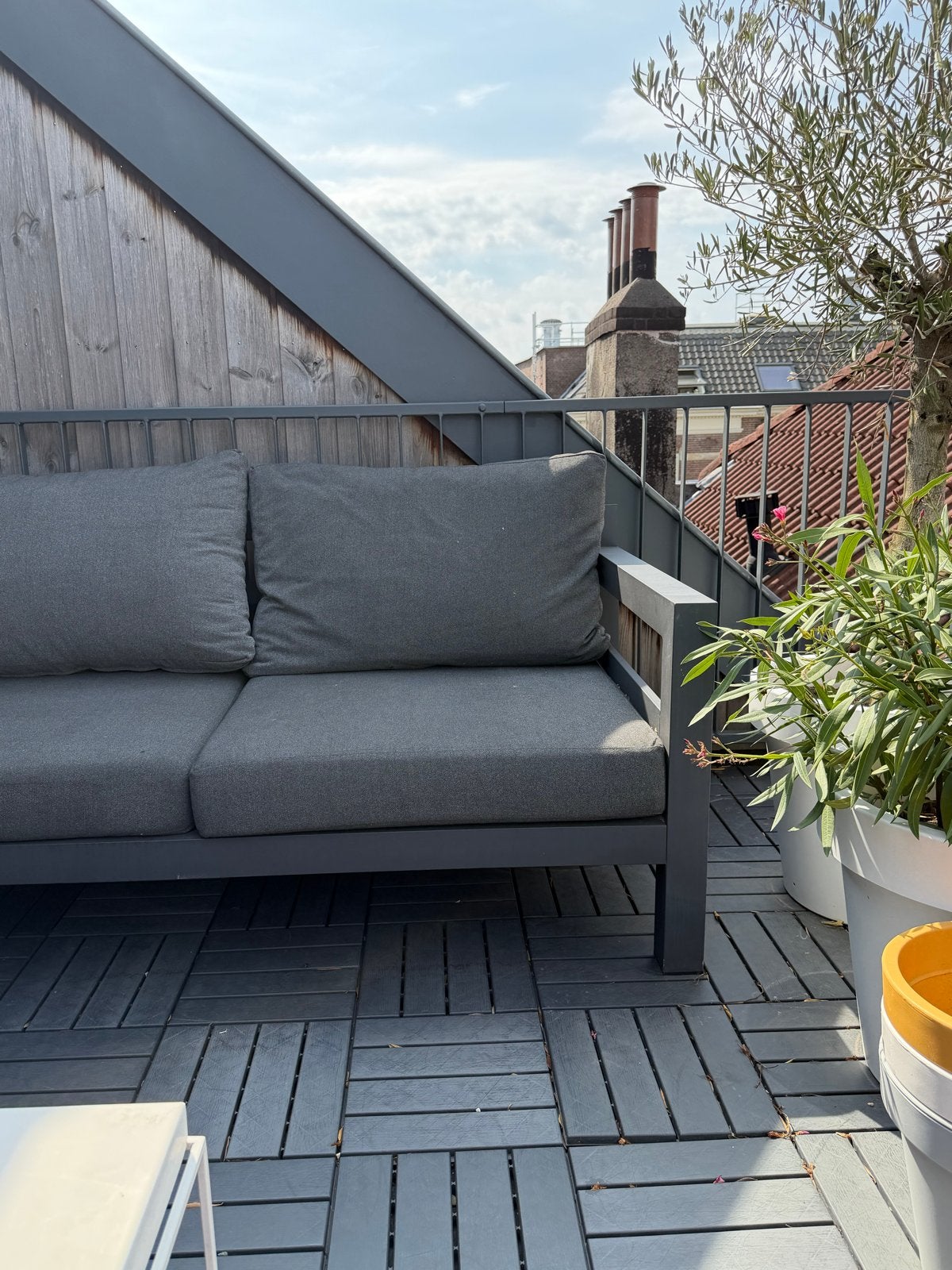 Moderne aluminium loungeset met grijze kussens, 2 zitplaatsen, Aluminium, Ophalen of Verzenden, Zo goed als nieuw