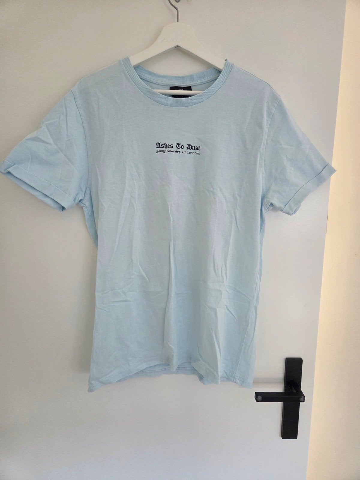 T-shirt van Ashes to Dust in maat L., Kleding | Heren, T-shirts, Maat 52/54 (L), Ashes to Dust, Blauw, Ophalen of Verzenden