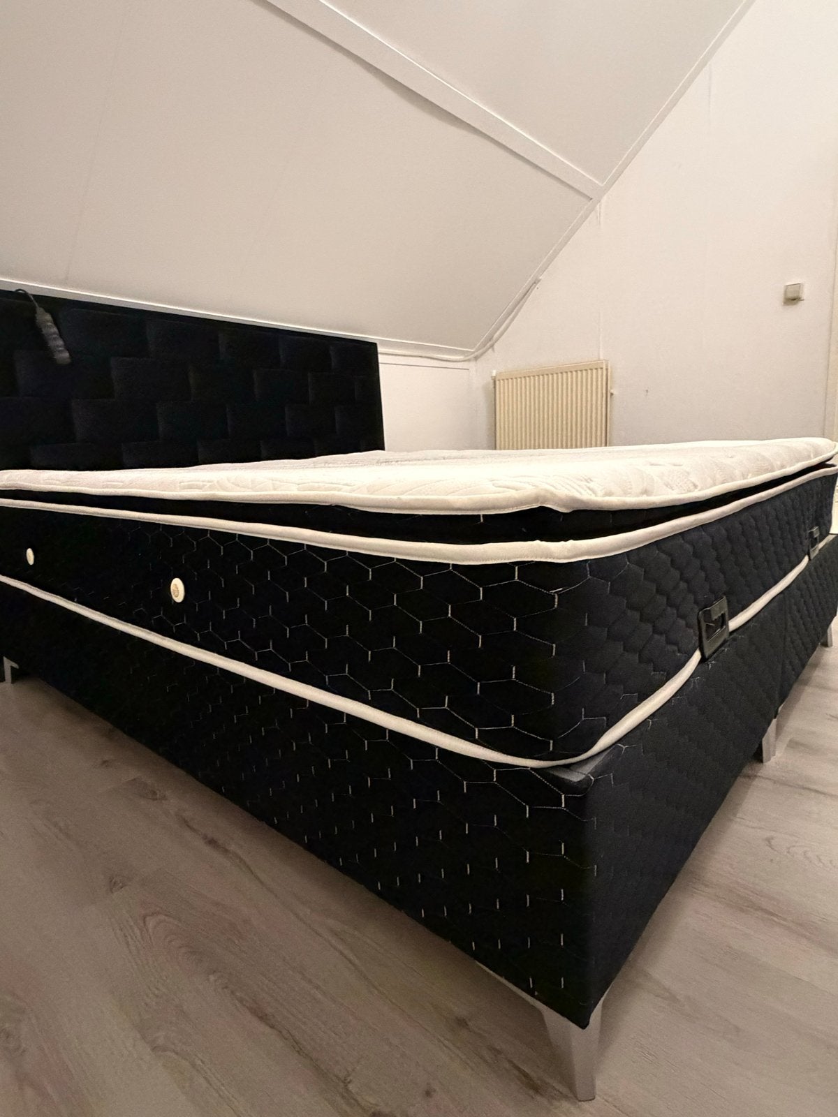 Zwart bed 200x220 met opbergruimte en hoofdbord, Zwart, Tweepersoons, Ophalen of Verzenden, Zo goed als nieuw