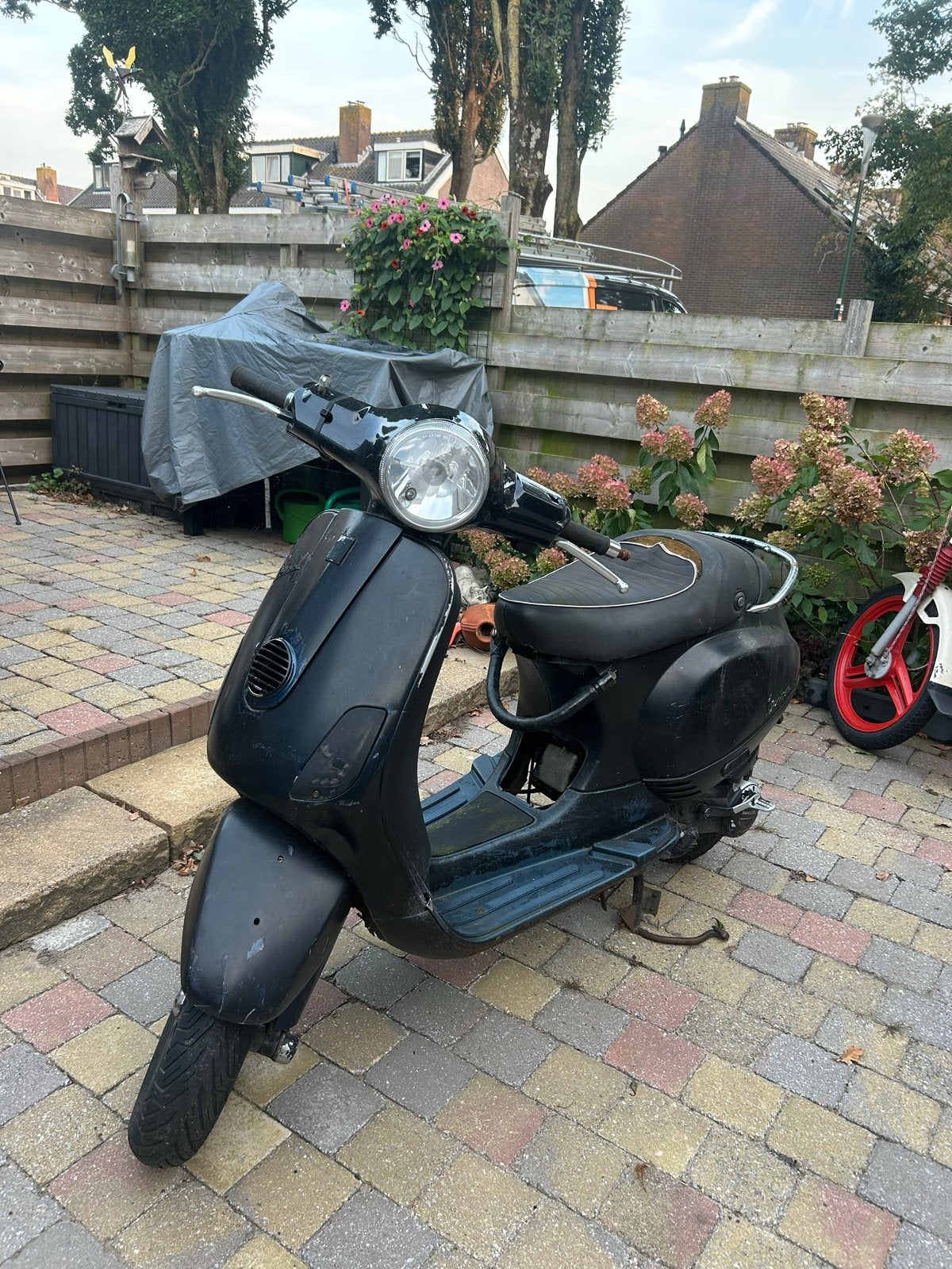 Vespa LX50 4-takt - Rijd niet meer, Fietsen en Brommers, Ophalen, Gebruikt, Benzine, Vespa LX