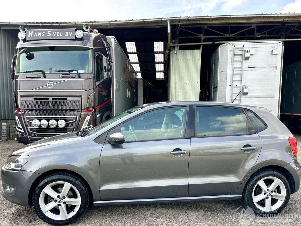 Volkswagen Polo Gereserveerd 1.2 TSI 105pk 6-bak Highline 5d, Auto diversen, Schadeauto's, Volkswagen, Volkswagen AG, Handgeschakeld