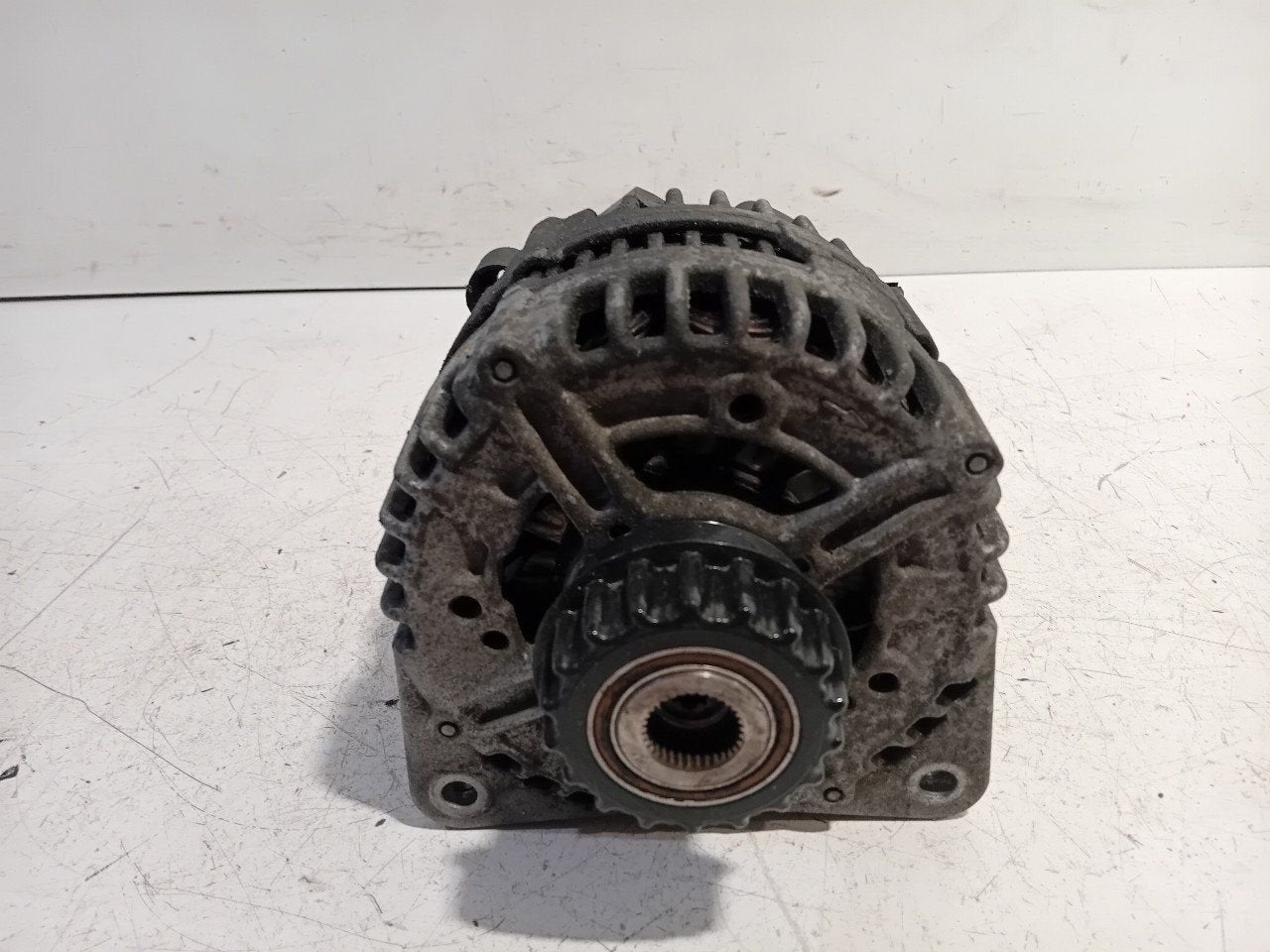 Dynamo Volkswagen Multivan, Onderdelen@venauto.nl, Van der Ven Autorecycling B.V., Gebruikt, Ettenseweg 76, 4706 PB Roosendaal, The Netherlands