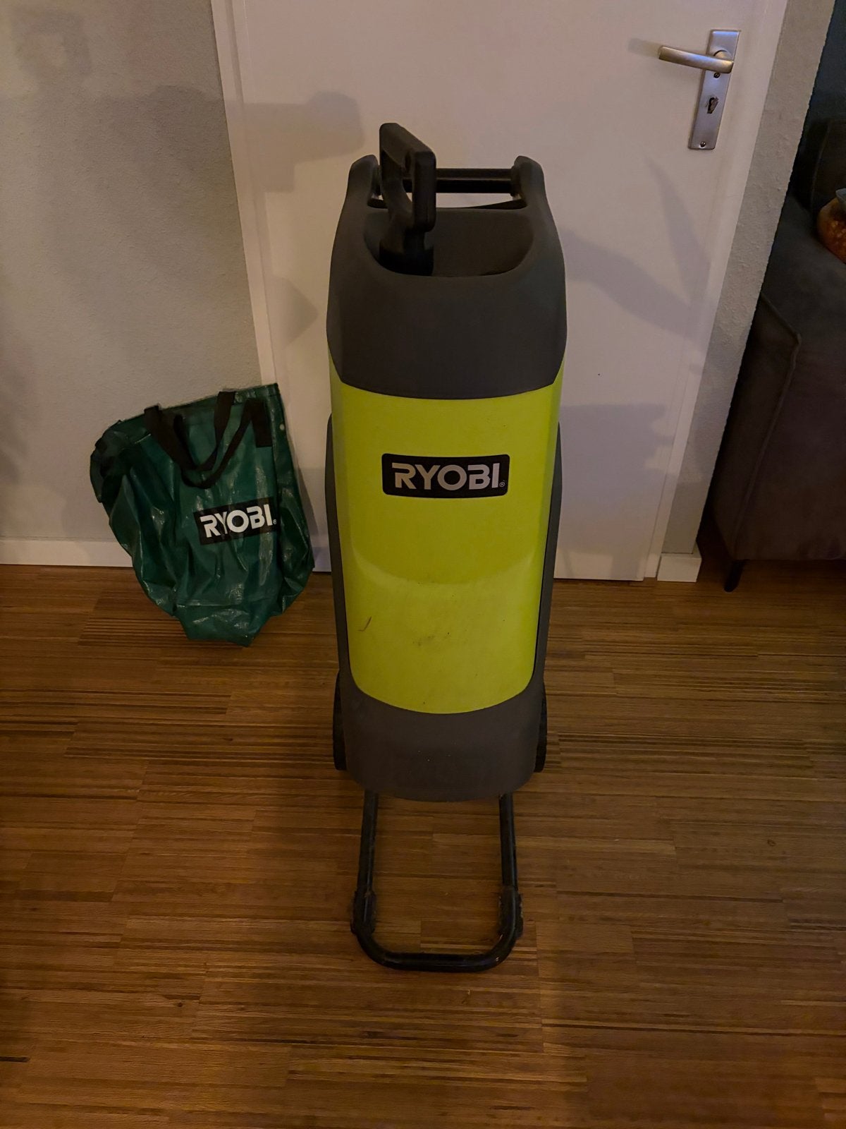 Ryobi Impact Shredder RSH2400R - Elektrische Hakselaar, Tuin en Terras, Ophalen, Gebruikt, Elektrisch, Met opvangzak