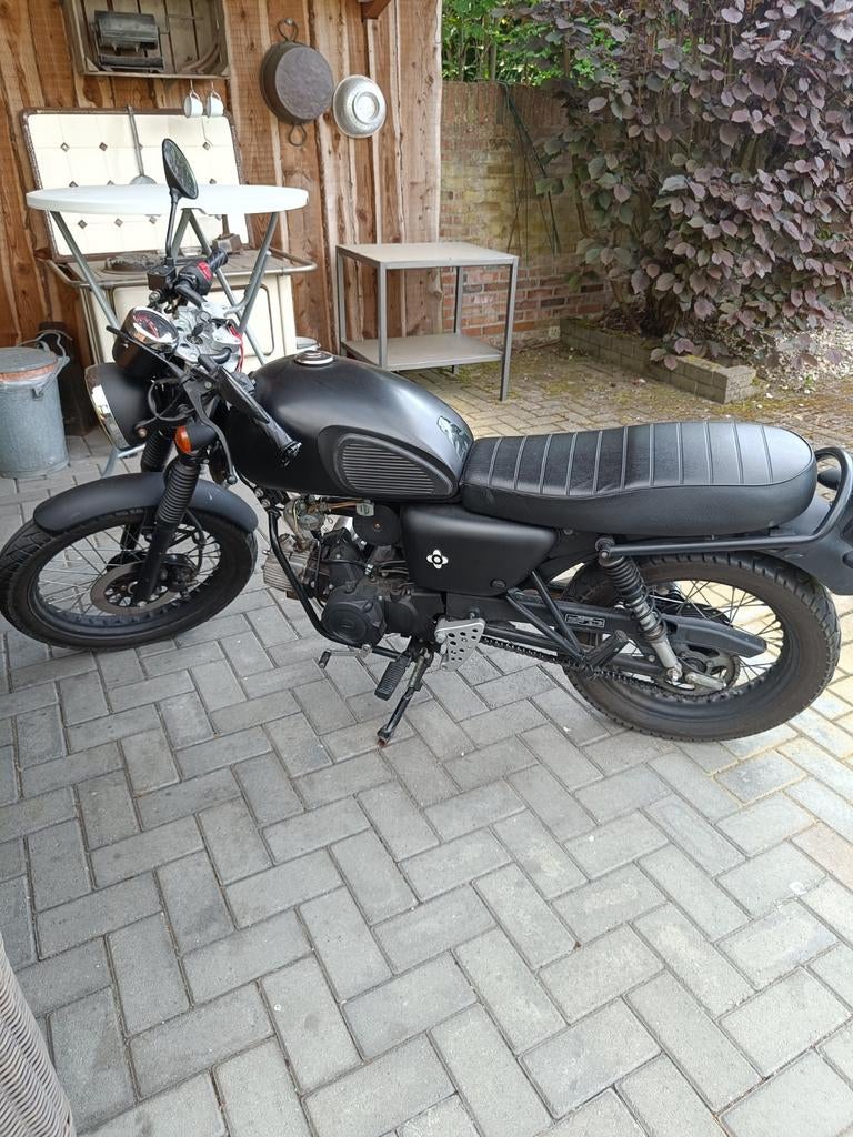 AGM Caféracer, Ophalen, Maximaal 45 km/u, AGM, 4 versnellingen