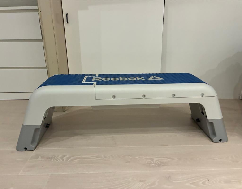 Reebok Stepbank met Weerstandsband, Sport en Fitness, Ophalen, Zo goed als nieuw, Armen, Stepbank