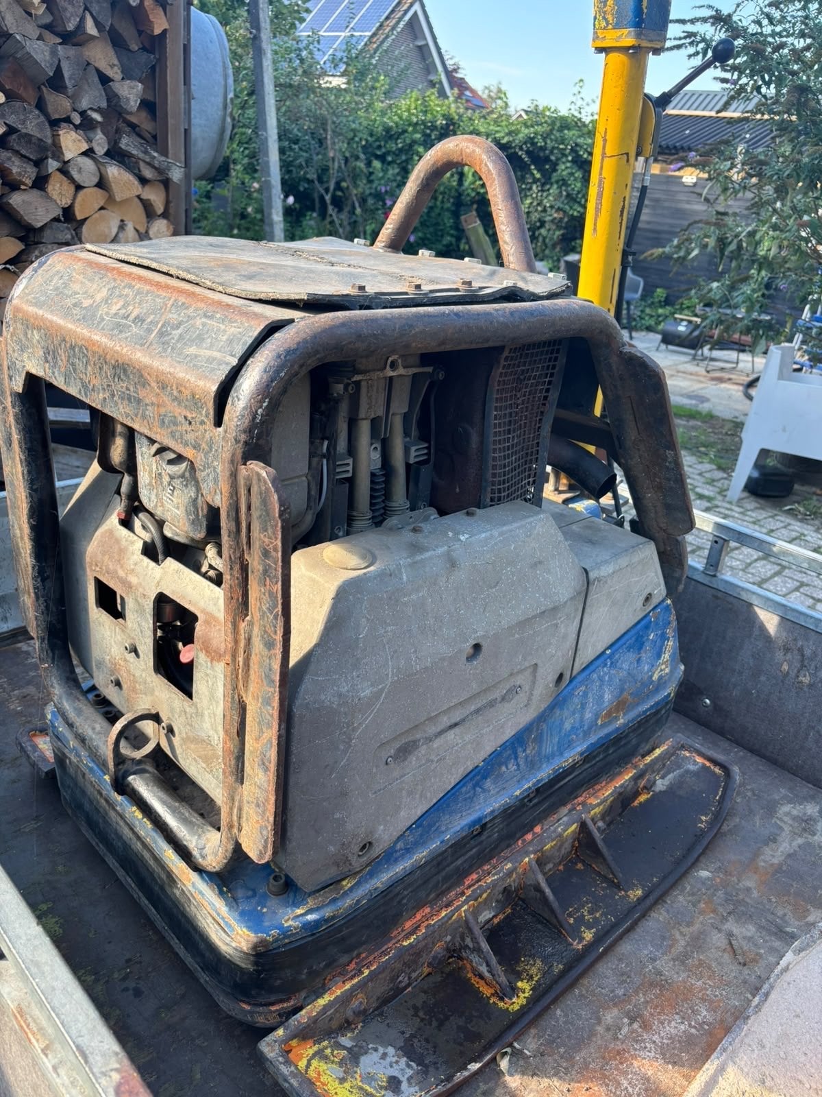 Wacker 6055 trilplaat, Ophalen