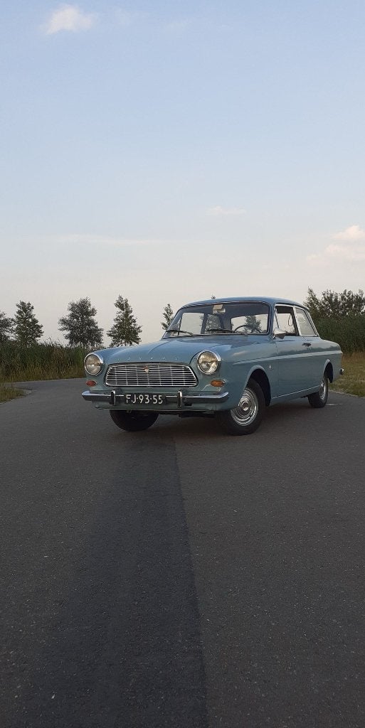 Ford Taunus 12m, 4 cilinders, Leder en Stof, 39 pk, Handgeschakeld