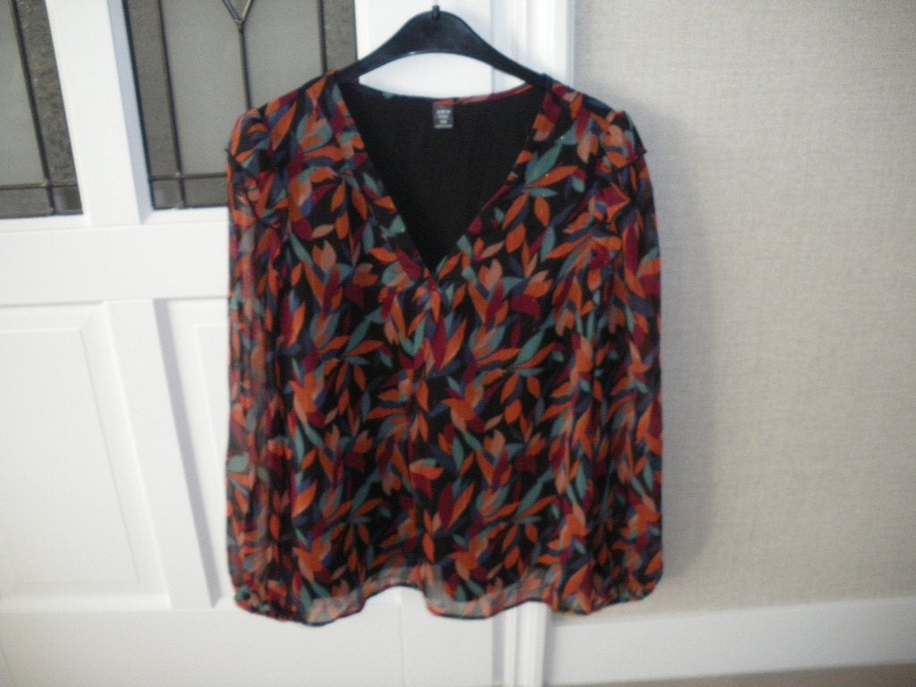 nieuw hele mooie kleurige blouse merk shein maat 42, Ophalen of Verzenden, Nieuw, Maat 42/44 (L)