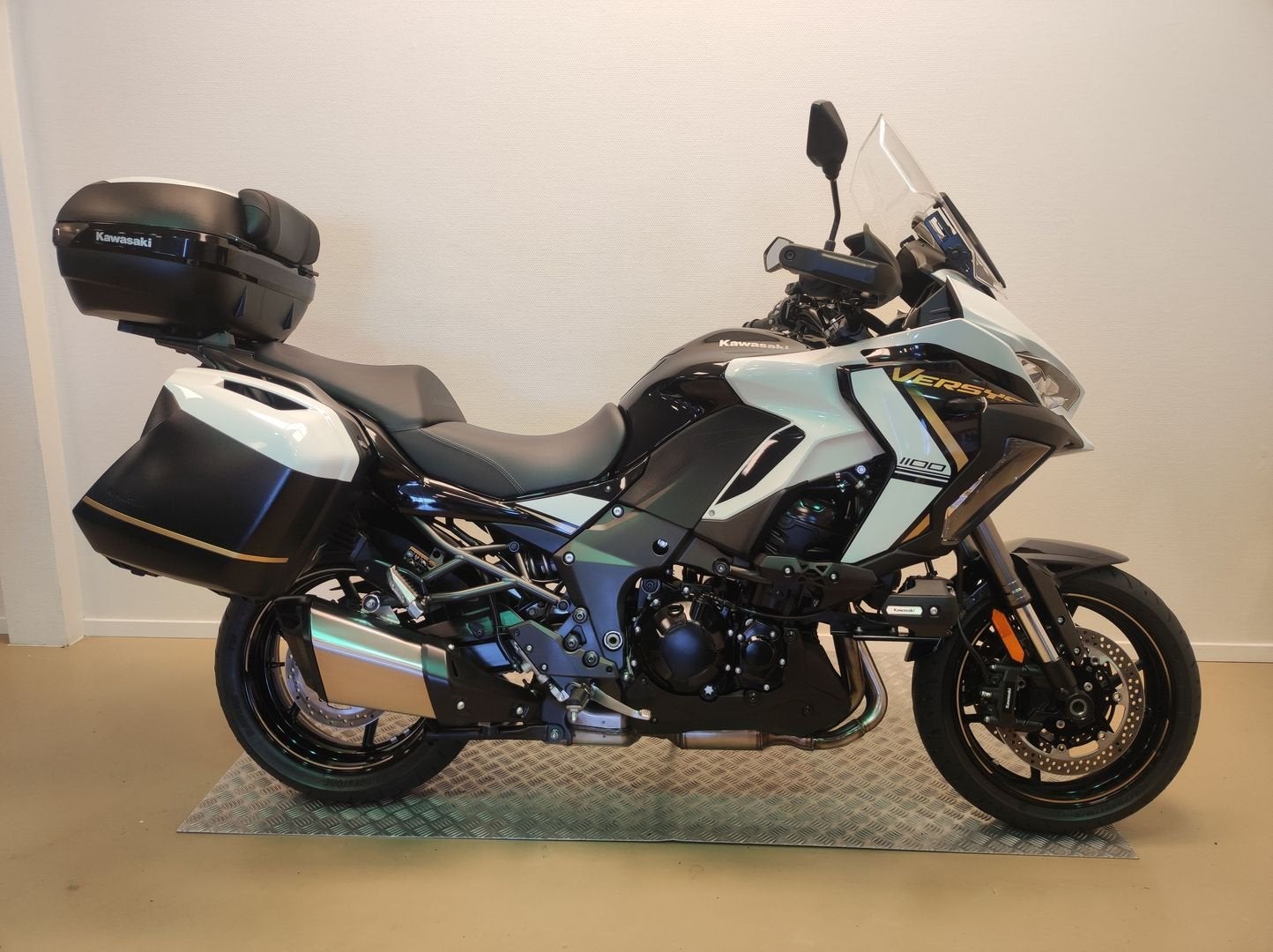 KAWASAKI VERSYS 1100 SE GRAND TOURER (bj 2025) 9,100 km, 1099 cc, 4 cilinders, Bedrijf, Onbekend