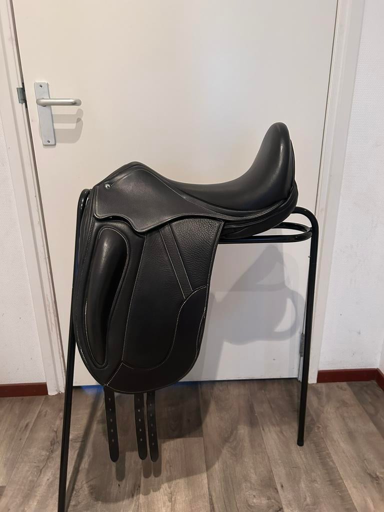 ️Graziozo, Domenico dressuurzadel – 17,5 inch ️, Dieren en Toebehoren, Ophalen, Zo goed als nieuw, Dressuur