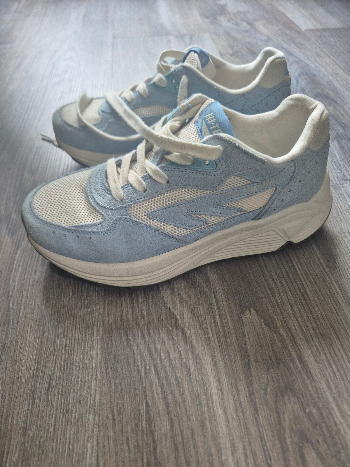 Hi-Tec baby blauw wit inclusief originele schoenendoos, Ophalen of Verzenden, Zo goed als nieuw, Overige typen, Overige merken
