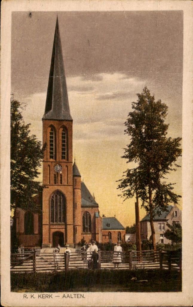 Aalten - R.K. Kerk - Toren, Verzamelen, Ansichtkaarten | Nederland, Ongelopen, Gelderland, Voor 1920, Ophalen of Verzenden