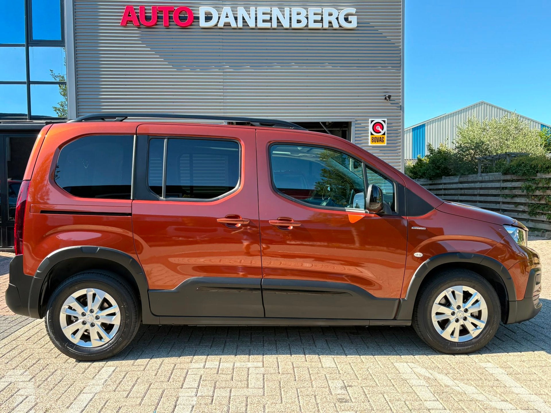 Peugeot RIFTER 1.2 Puretech GT-Line GARANTIE !, Auto's, Voorwielaandrijving, Dealer onderhouden, Bruin, Bedrijf