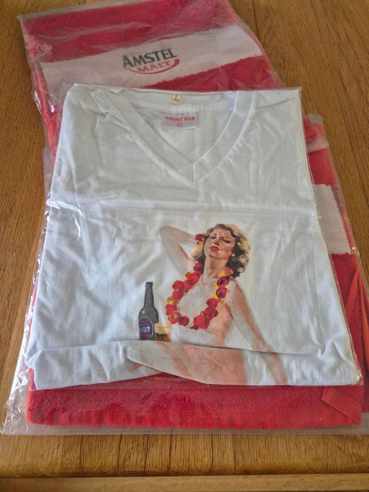 Amstel Bier T-shirt met V-hals en print - Maat L, Ophalen of Verzenden, Nieuw, Wit