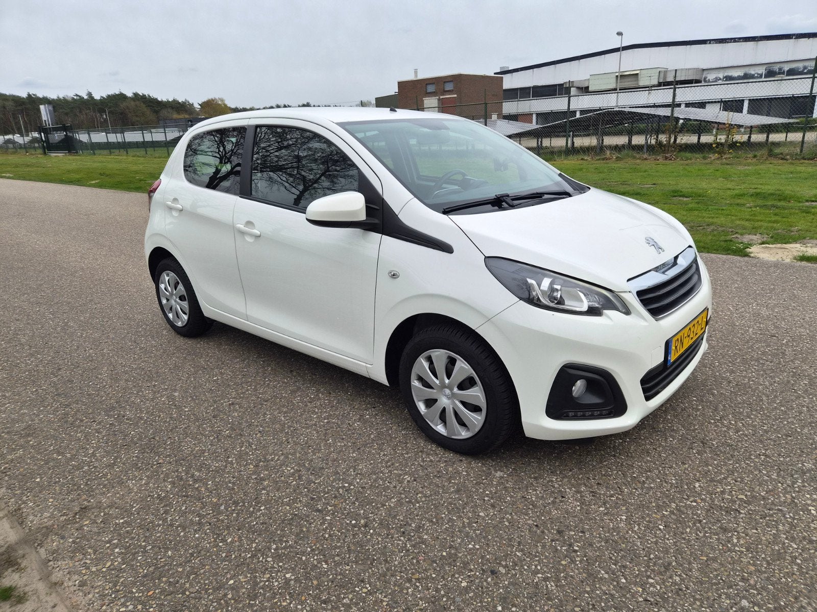 Peugeot 108 1.0 12V 51KW 5DR 2018 Wit apk 4-2026, Auto's, Peugeot, Voorwielaandrijving, Stof, Wit, Origineel Nederlands