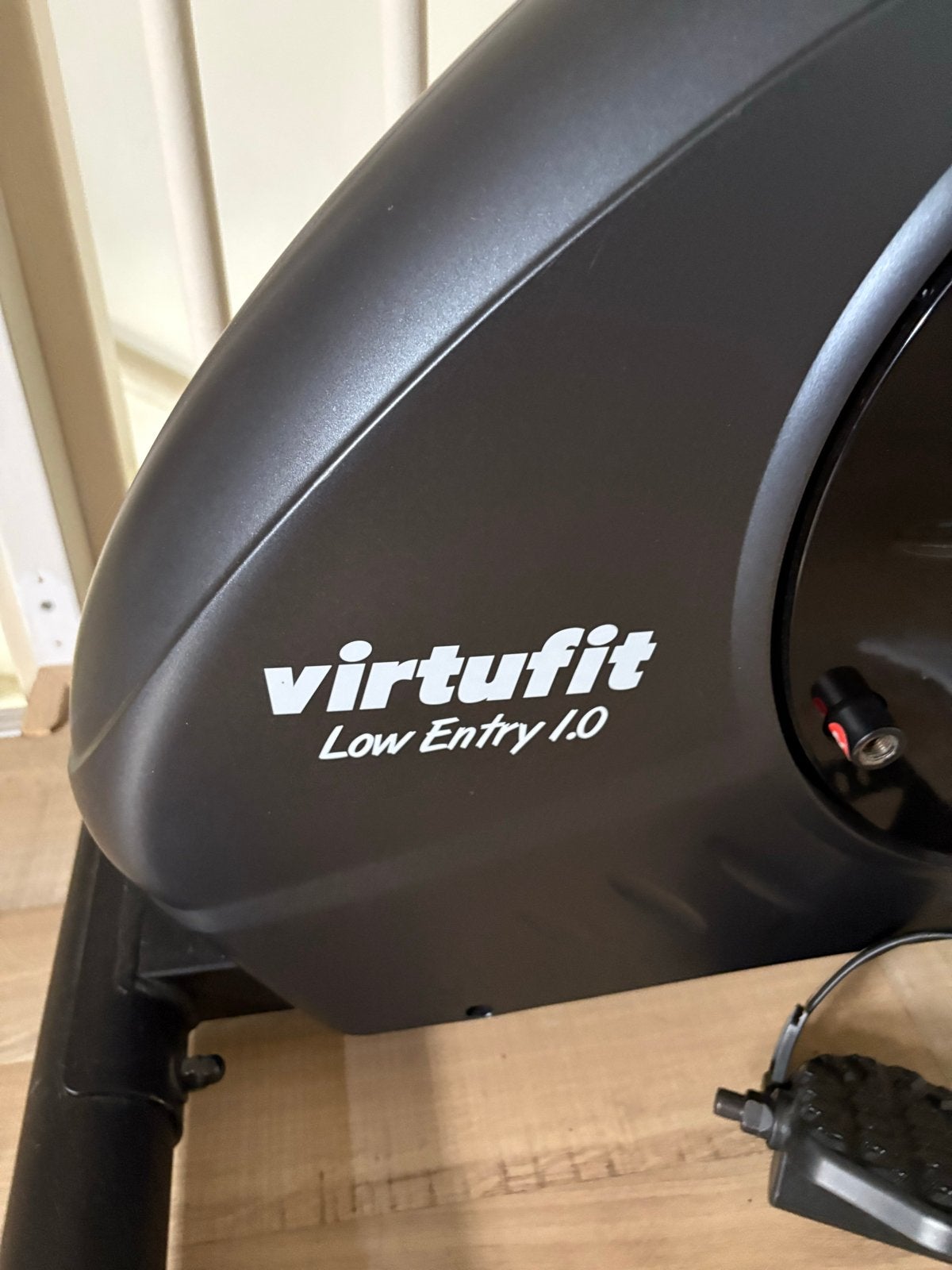 VirtuFit Low Entry 1.0 Hometrainer - Zo goed als nieuw, Ophalen, Zo goed als nieuw, Metaal, Benen