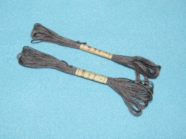 2x vintage linnen garen grijs Hålsömsgarn Zweden jaren 60, Hobby en Vrije tijd, Kantklossen, Ophalen of Verzenden, Nieuw, Garen