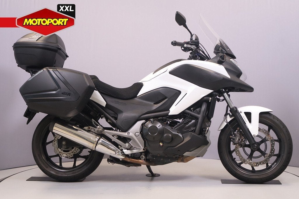 Honda NC 750 X (bj 2014), Honda Motor Europe Ltd, Bedrijf, Toermotor, Customer.service@honda-eu.com