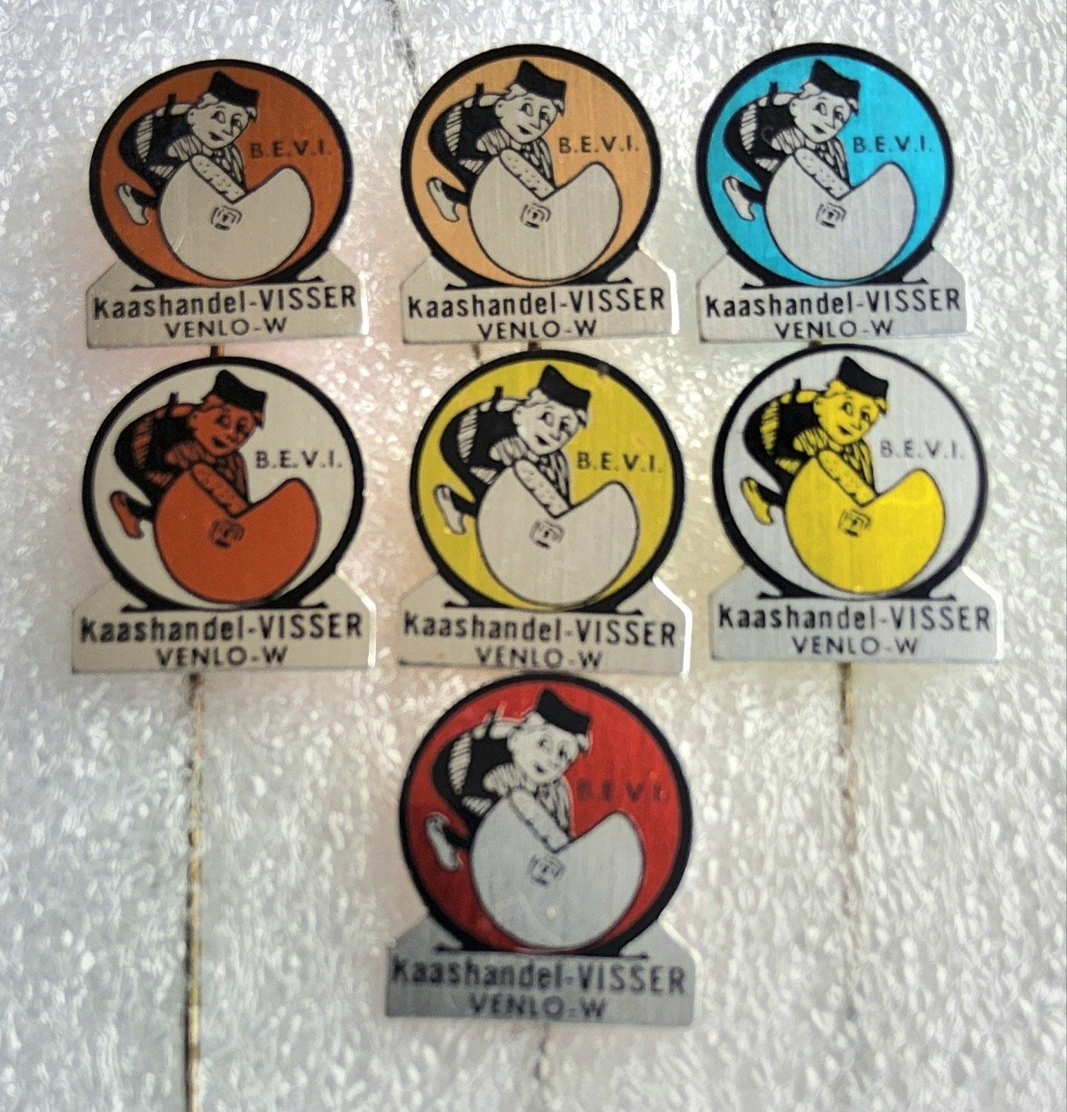 7 Speldjes Kaashandel Visser Venlo. Vintage, Verzamelen, Ophalen of Verzenden, Gebruikt, Overige onderwerpen, Speldje of Pin