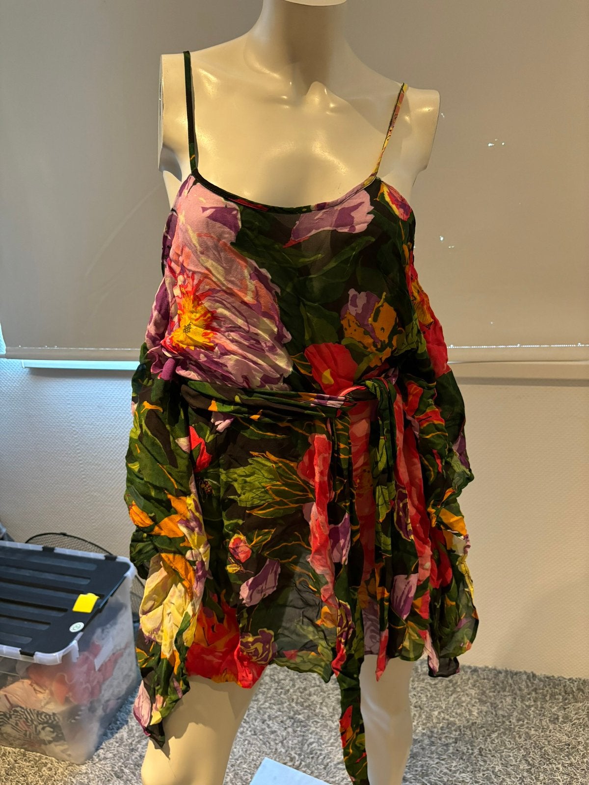 Twinset tule top met riem. Maat it 44 nl 40, Maat 38/40 (M), Zwart, Ophalen of Verzenden, Zo goed als nieuw