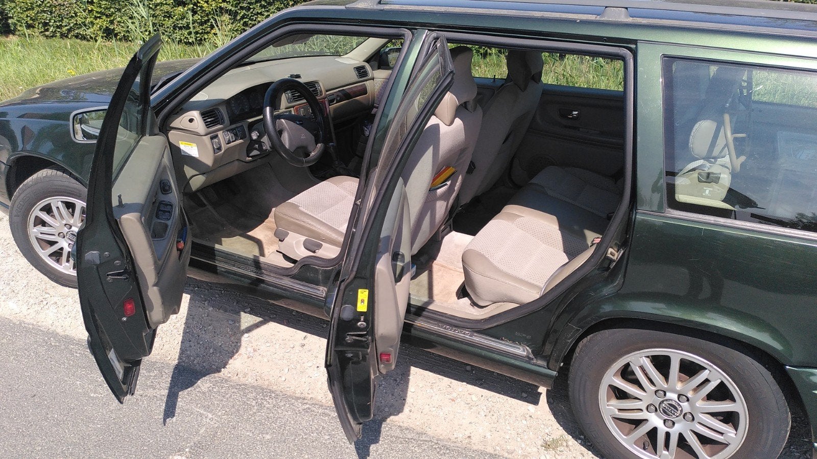 Volvo V70 2.5 1998 Groen, Voorwielaandrijving, Particulier, 1600 kg, 500 kg