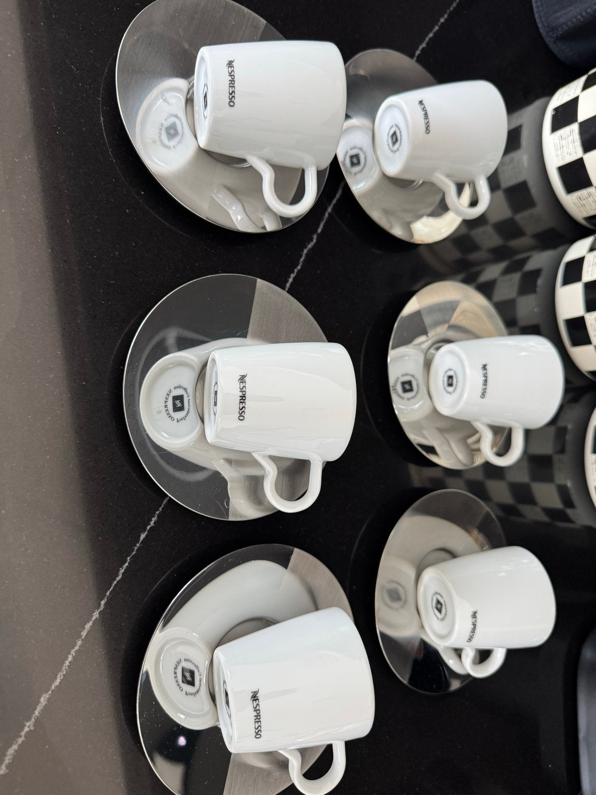 Nespresso koffiekopjes met schotels - Set van 6, Overige merken, Keramiek, Ophalen of Verzenden, Zo goed als nieuw