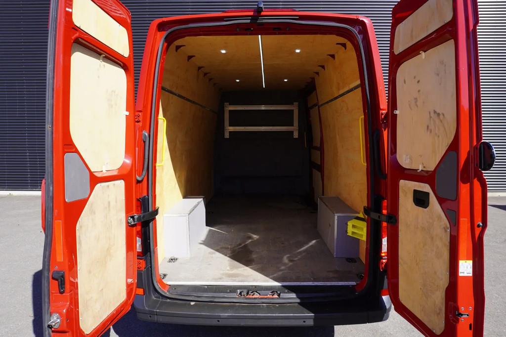 Volkswagen Crafter 35 180pk L4H3/L3H2 Apple car € 30.950,0, Adaptive Cruise Control, Stof, Gebruikt, Euro 6