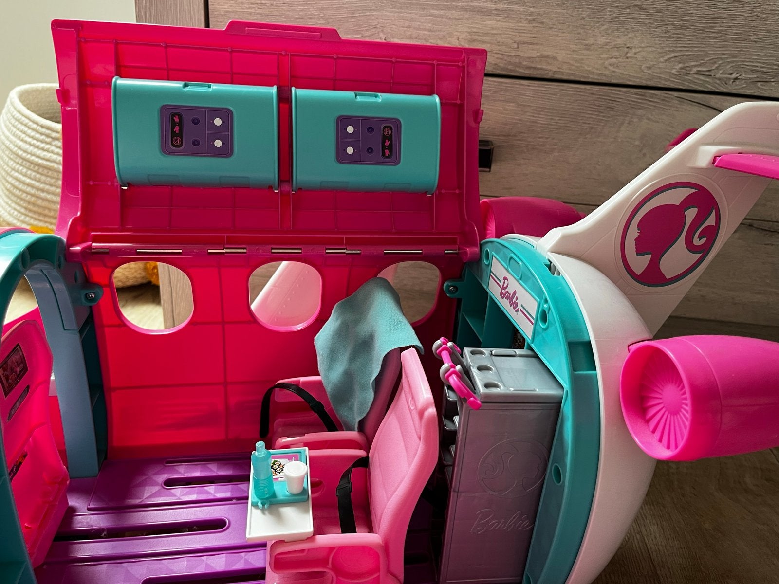 Barbie vliegtuig met accessoires (zonder pop), Ophalen of Verzenden, Gebruikt, Barbie