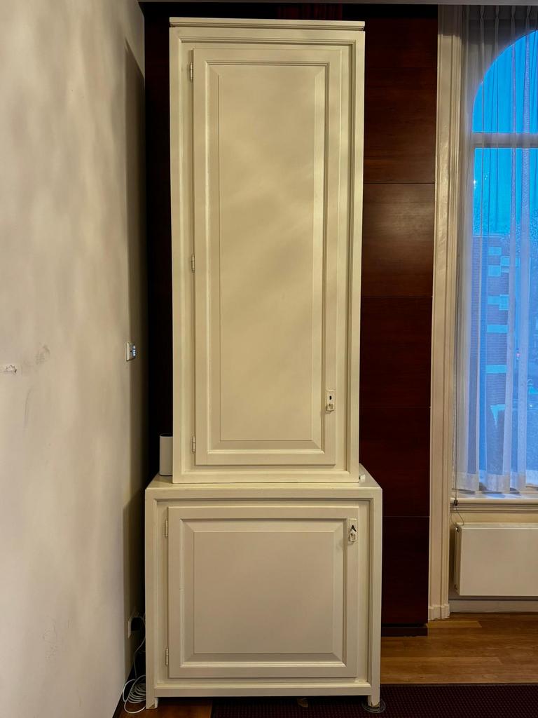 4 gebruikte slanke witte kasten te koop, wit, Huis en Inrichting, Kasten | Schoenenkasten, Ophalen, Zo goed als nieuw, Klassiek, modern