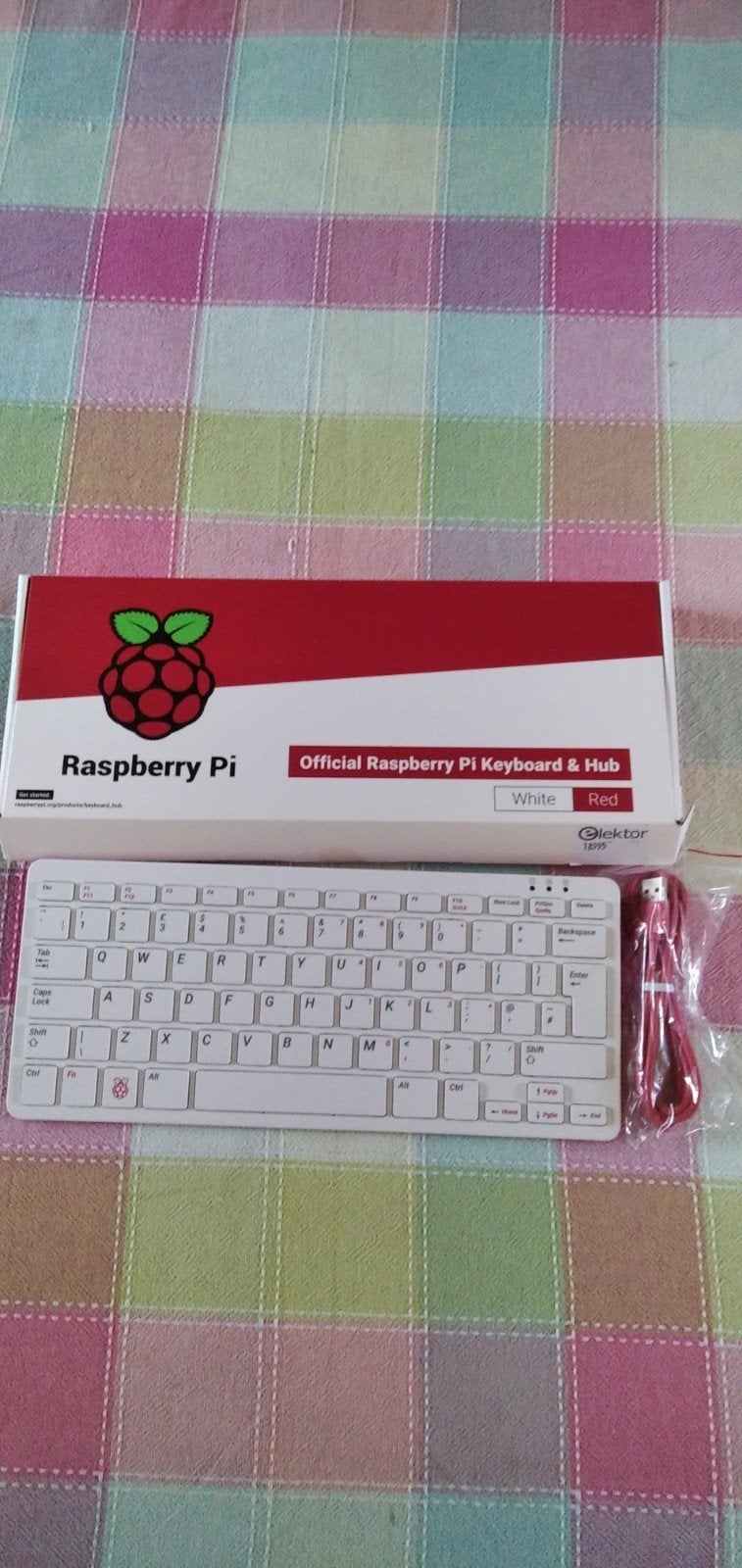 Raspberry Pi Toetsenbord & Hub - UKLayout nieuw, Nieuw, Ophalen of Verzenden, Ergonomisch, Qwerty