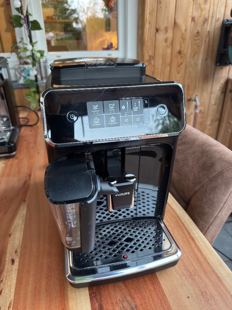 Philips EP2231/40 Volautomatische Espressomachine, Witgoed en Apparatuur, Ophalen, Afneembaar waterreservoir, Gebruikt, Espresso apparaat