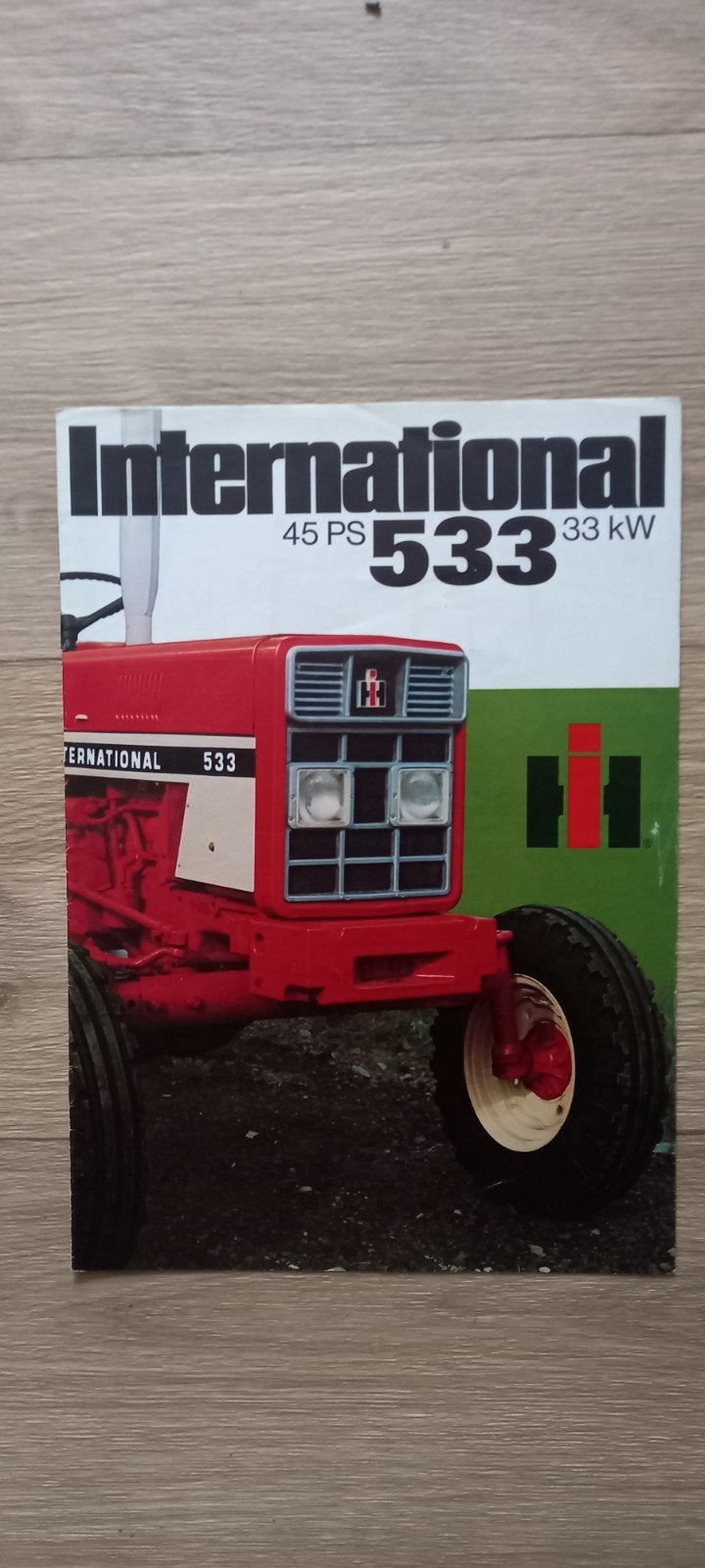IH 3 : INTERNATIONAL 533, Boeken, Catalogussen en Folders, Ophalen of Verzenden, Zo goed als nieuw