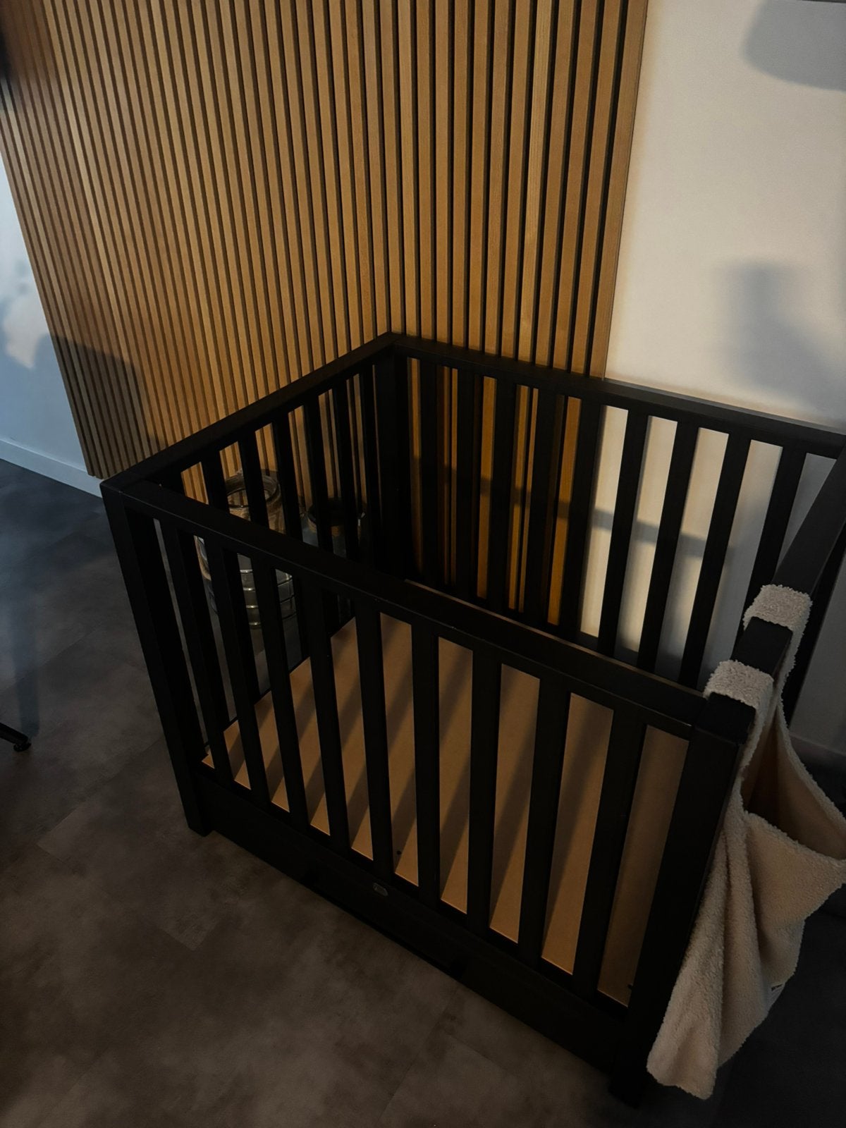 Zwarte box met lade, Ophalen, Zo goed als nieuw, Lade