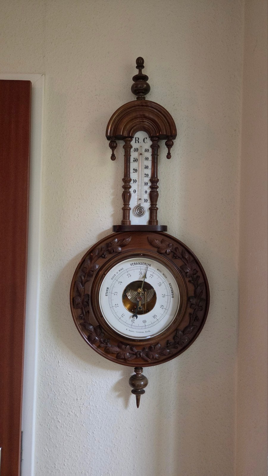 Antieke Barometer en Thermometer - Houtsnijwerk, Ophalen, Zo goed als nieuw, Weerstation