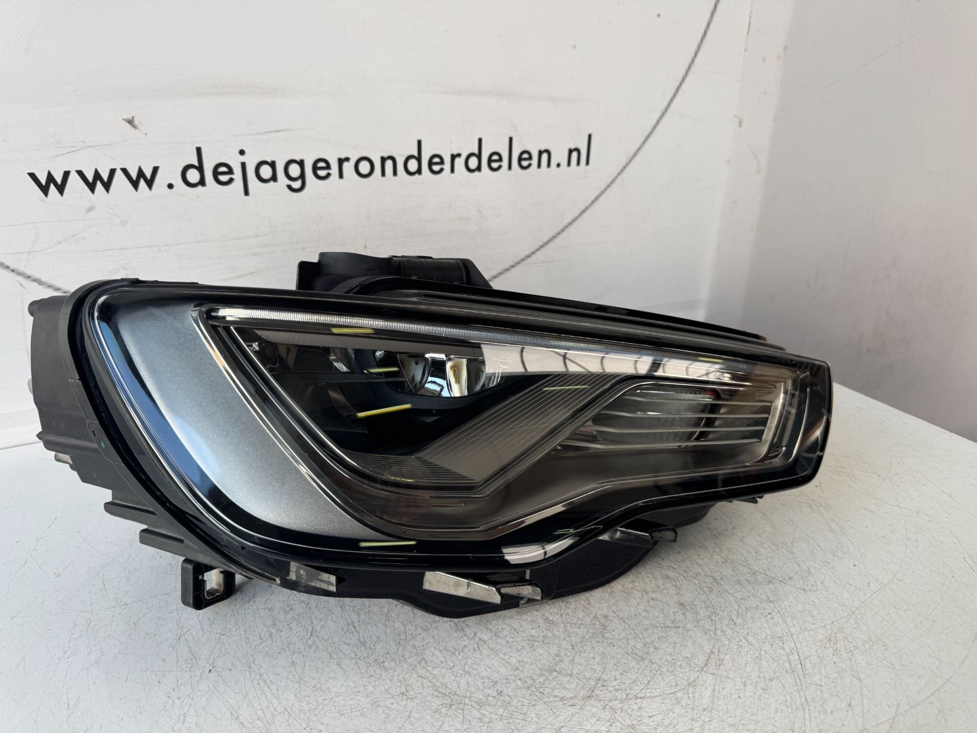 AUDI A3 8V KOPLAMP VOL LED KOPLAMP RECHTS 8V0941034, Gebruikt, AUDI AG, Auto-Union-Strasse 1
85045  Ingolstadt, DE, Kundenbetreuung@audi.de