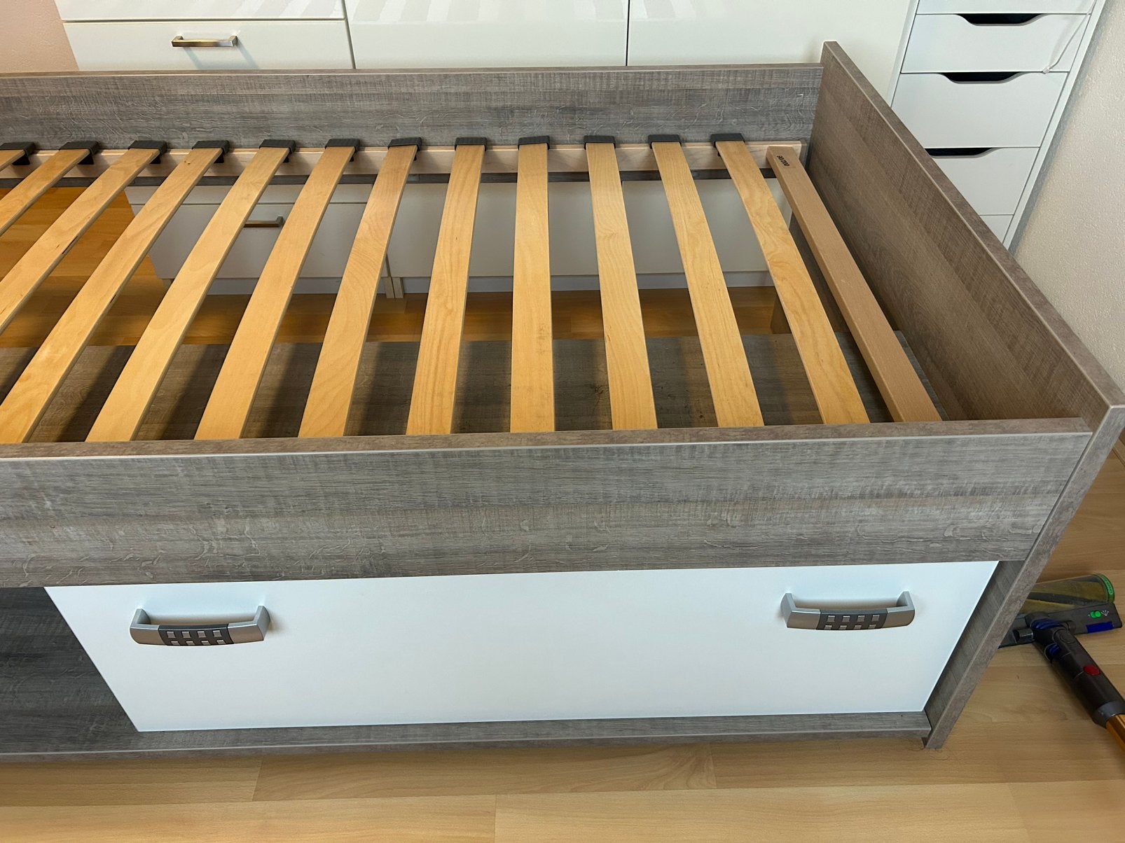 Bed 90x200 met lattenbodem, Ophalen, 90 cm, Eenpersoons, Wit