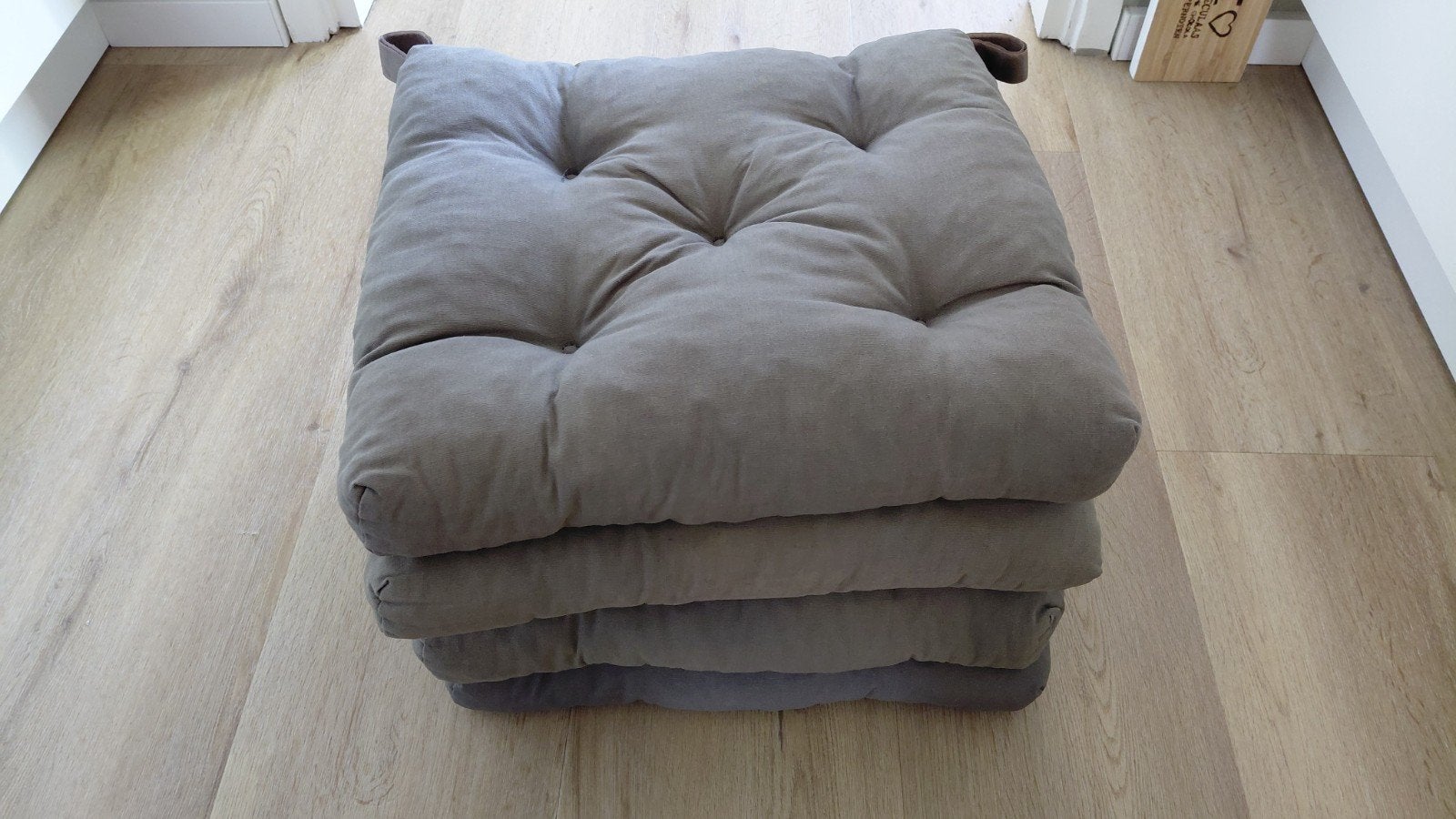 4x Tuinstoelkussens Grijs - Comfortabel en Duurzaam, Gebruikt, Geschikt voor buiten, Vierkant, Ophalen of Verzenden