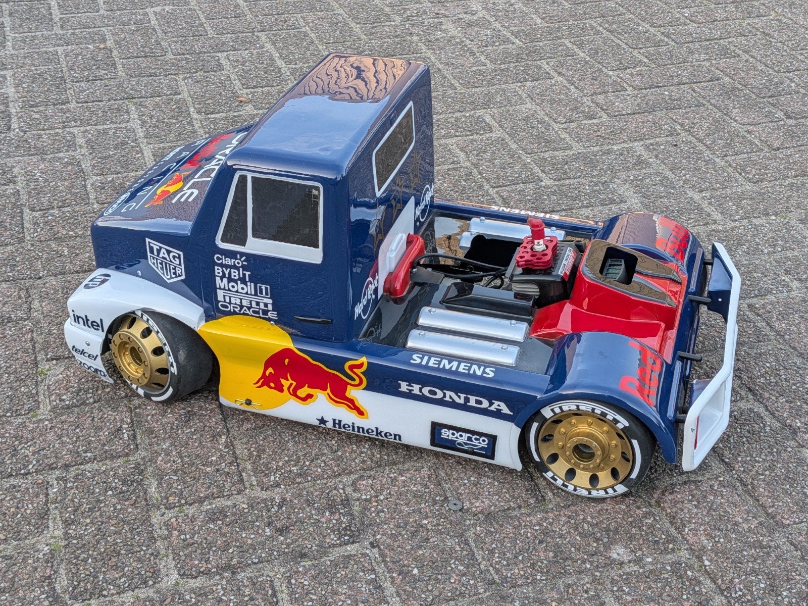 fg 4wd truck  (530 chassis), Hobby en Vrije tijd, Modelauto's | 1:5 tot 1:12, Ophalen, Gebruikt, Auto