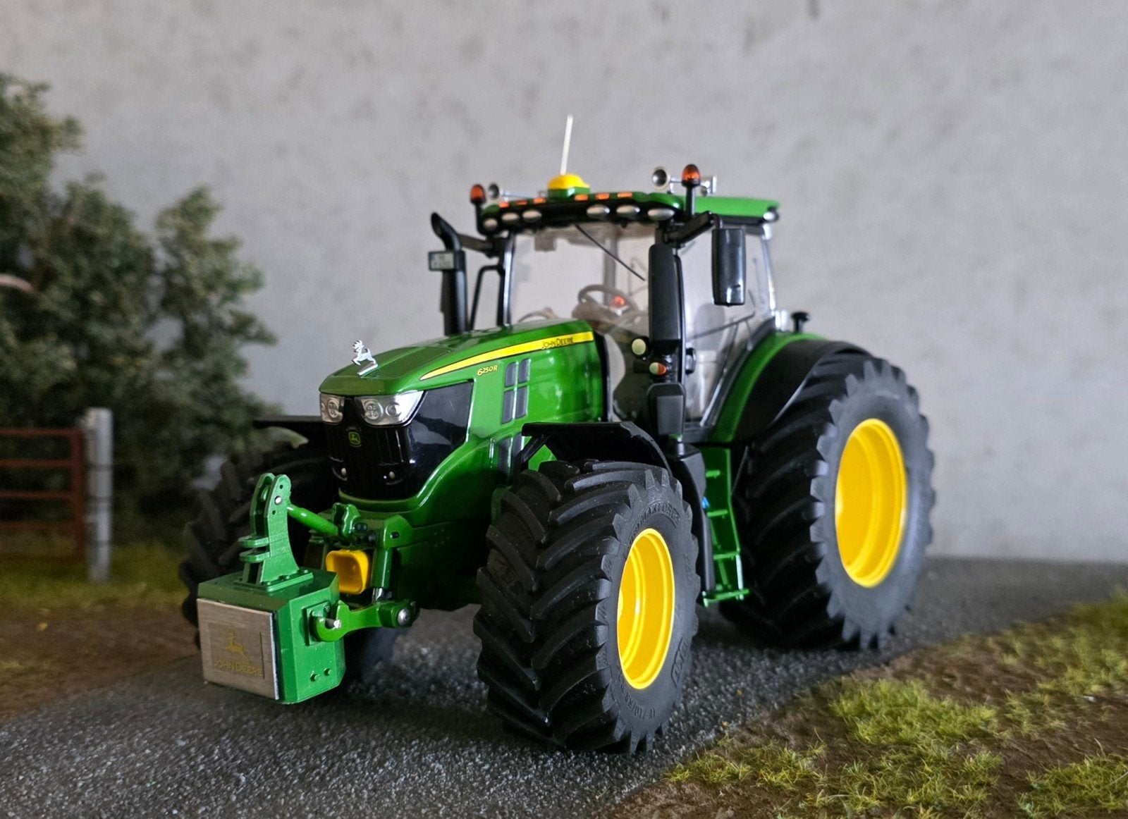 Verbouwde John Deere 6250R 1:32, Ophalen of Verzenden, Nieuw, Tractor of Landbouw, Overige merken
