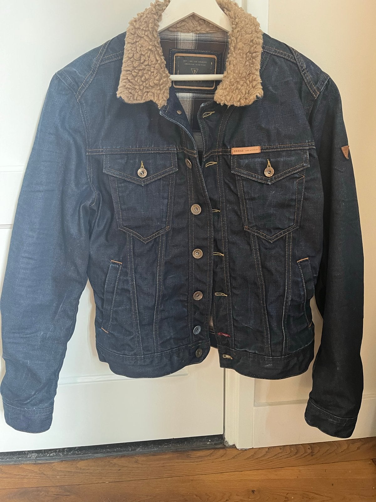 Guess spijkerjack met teddy voering, Ophalen, Zo goed als nieuw, Maat 48/50 (M), Blauw