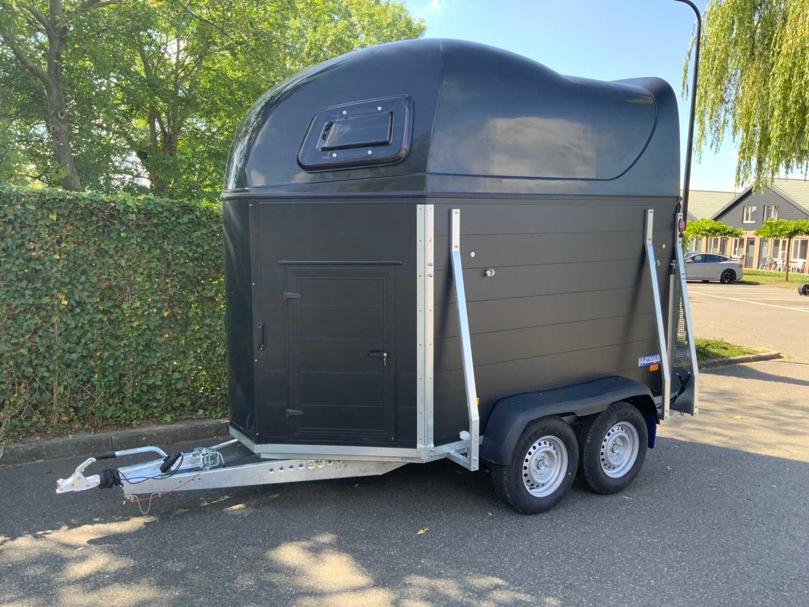 2026 Niewiadow K2522HTC Paardentrailer (met zadelkamer), Auto diversen, Aanhangers en Bagagewagens, Gebruikt
